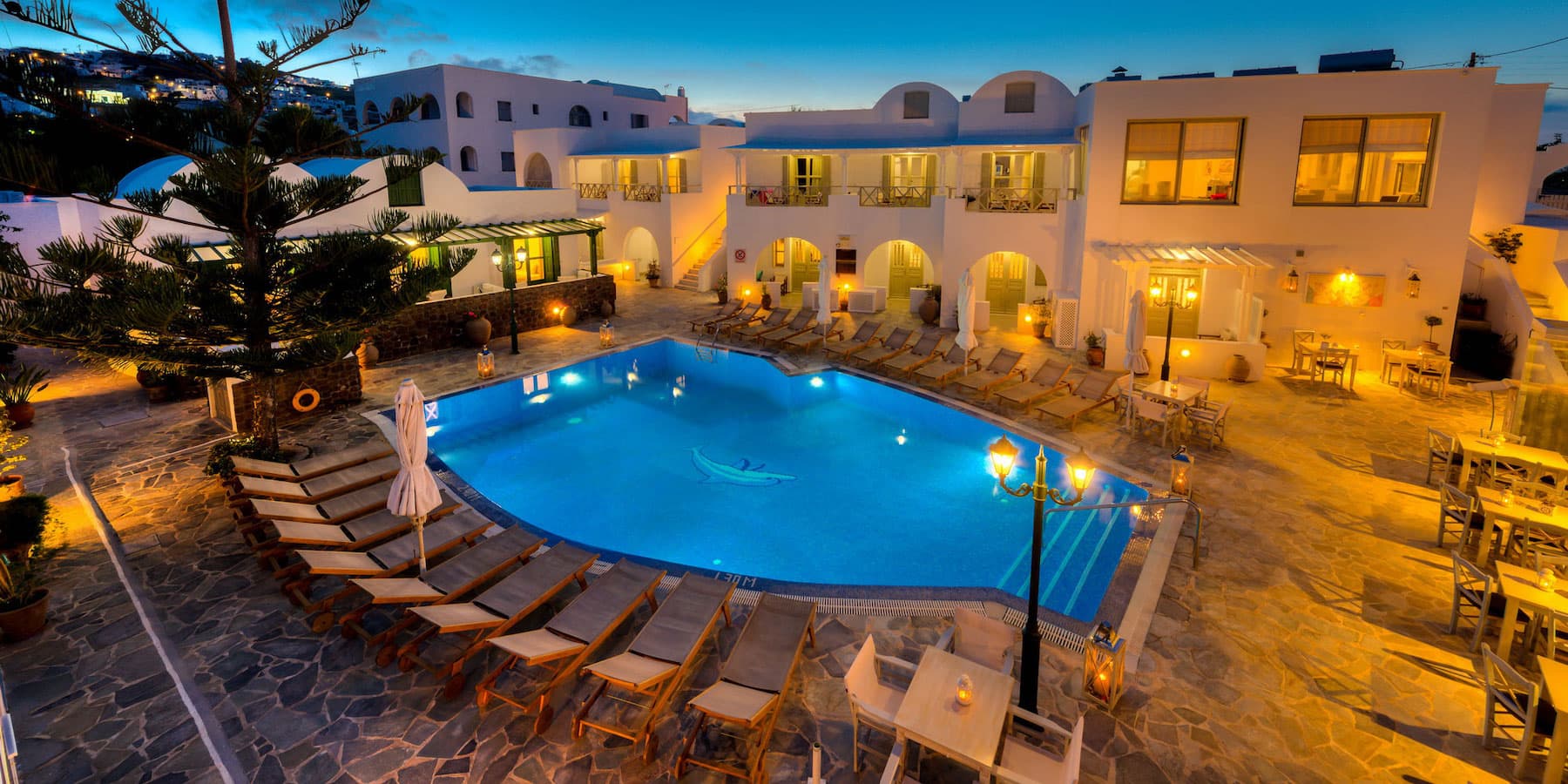 All inclusive på Santorini? Sanningen – och öns 7 bästa lyxhotell
