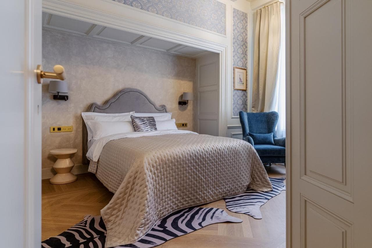 Hotel Unicus Palace Old Town - Destigo Hotels view 4