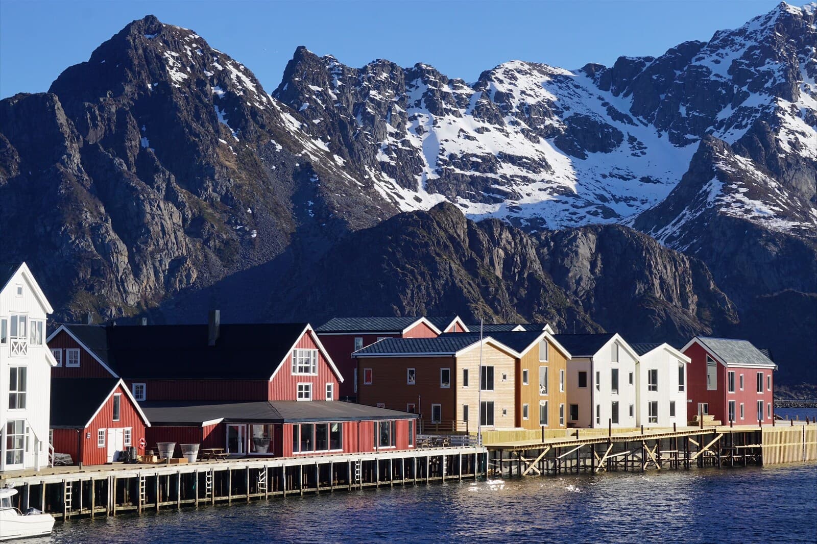 Henningsvær Bryggehotell – bild 4