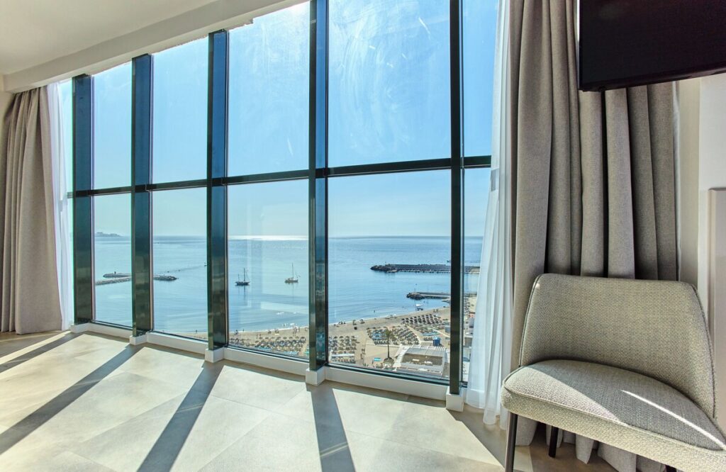 Leonardo Hotel Fuengirola Costa Del Sol - Exempel på ett hotellrum