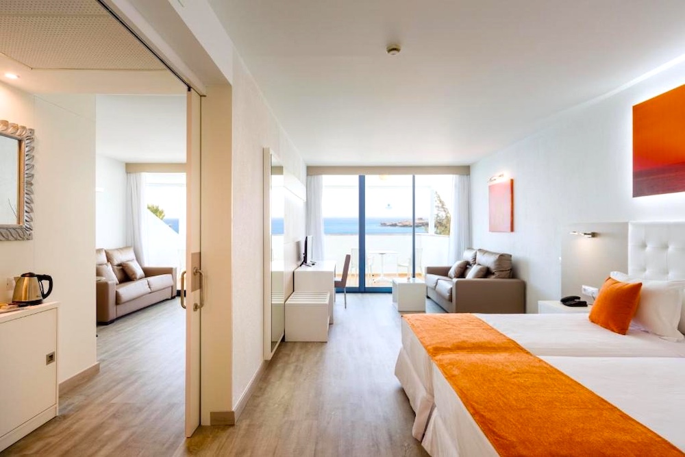 Sandos Papagayo Beach Resort - Exempel på ett hotellrum