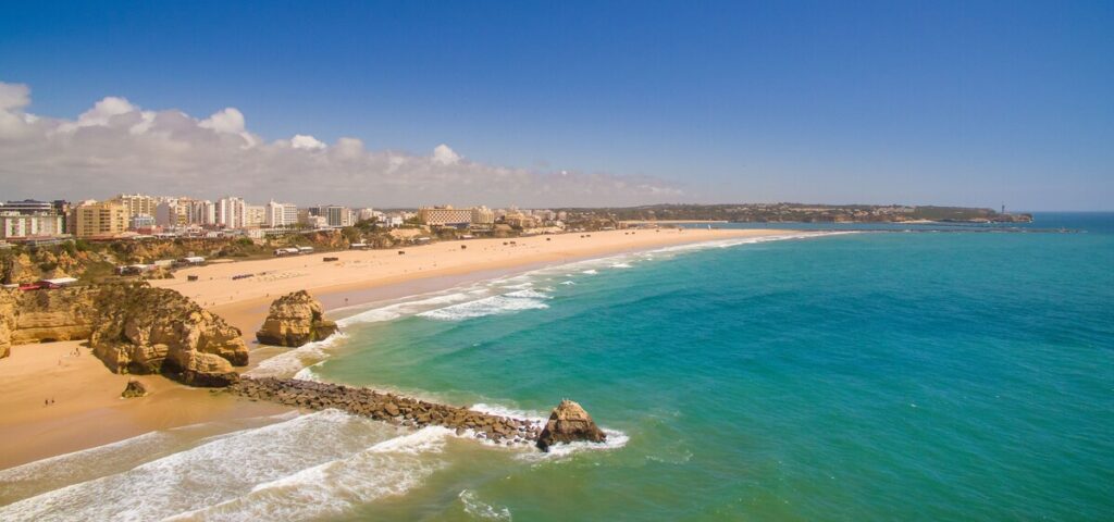 RR Hotel da Rocha - Strand nära hotellet