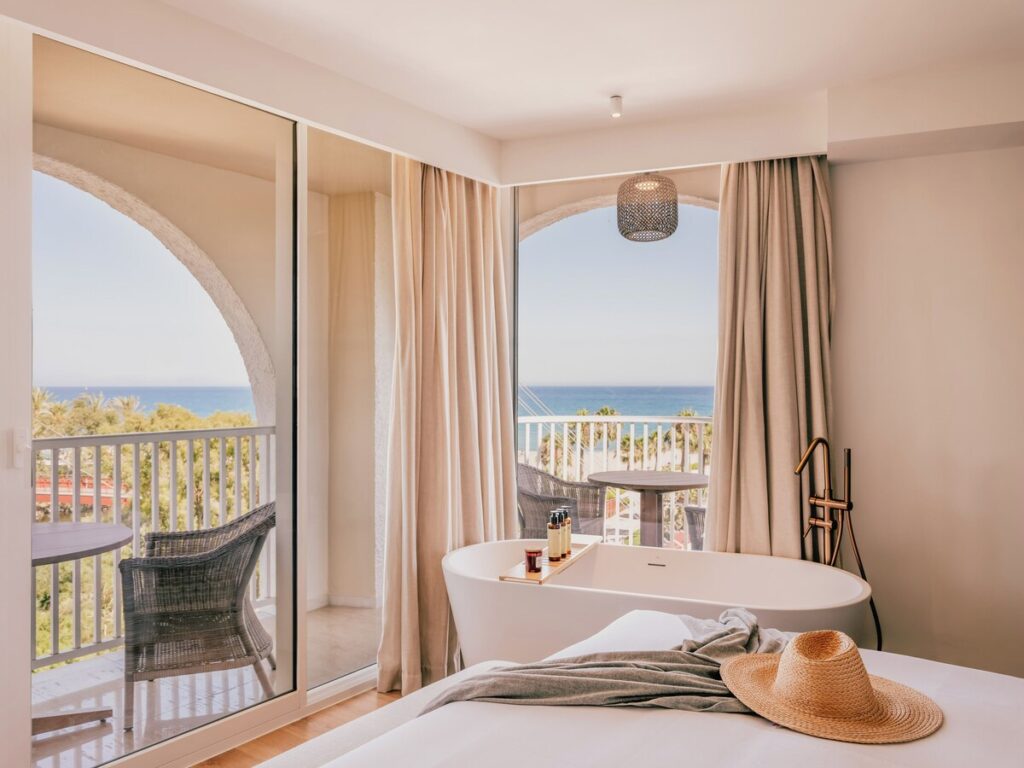 ME Marbella by Melia - Exempel på ett hotellrum