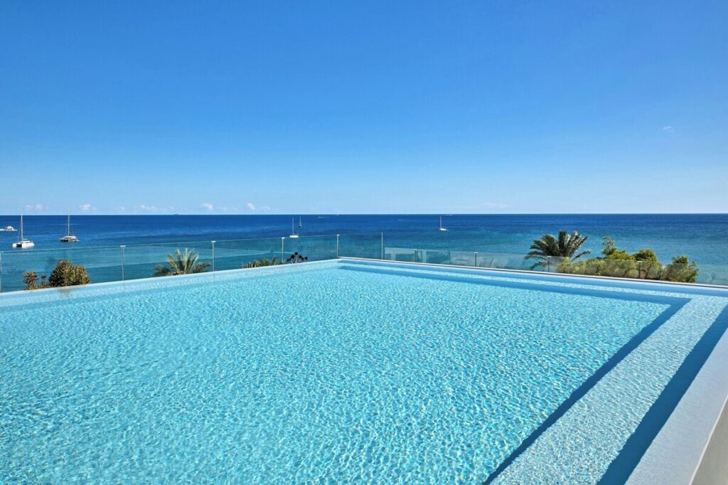 W Ibiza - Hotellpool